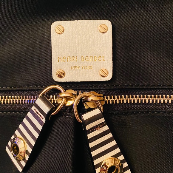 💕SOLD💕Henri Bendel Jetsetter Crossbody -Black - Picture 2 of 14